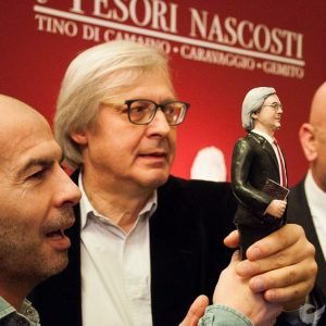 Sgarbi inaugura "i Tesori nascosti" mostra alla Pietrasanta