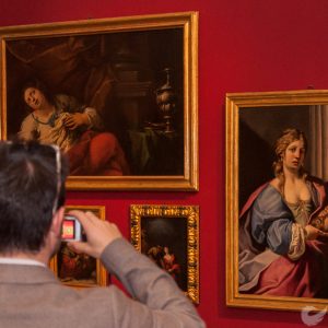 Sgarbi inaugura "i Tesori nascosti" mostra alla Pietrasanta