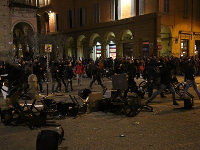 Guerriglia, violenza e proteste studentesche a Bologna
