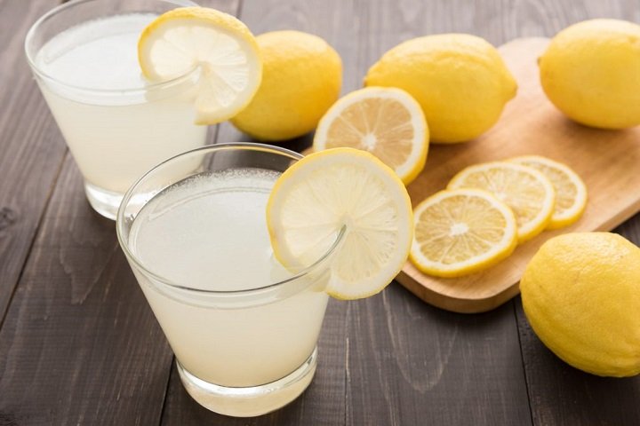 I benefici del succo di limone: l'elisir di lunga vita