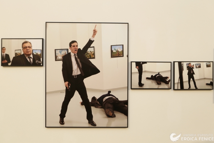 World Press Photo, Napoli ospita il fotografo turco Burhan Ozbilici