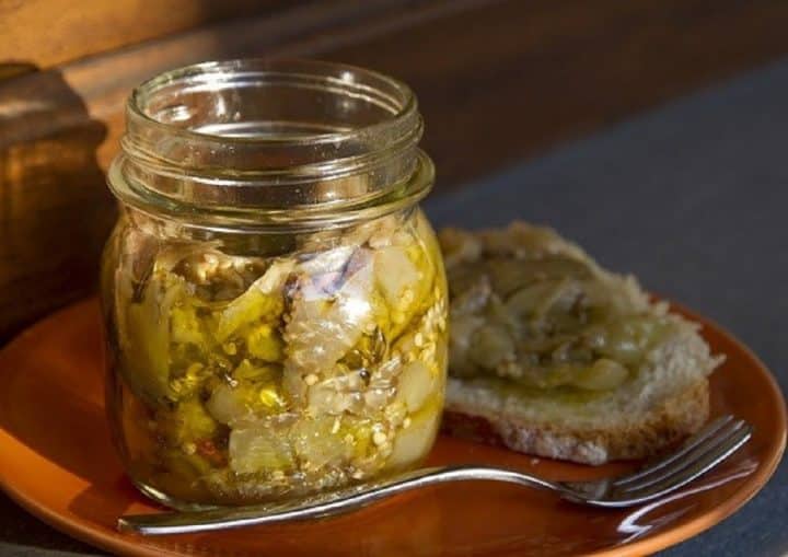 Dal ricettario della nonna, le melanzane sott'olio a crudo