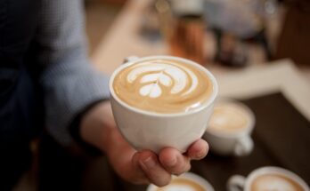 Il latte fa male? Verità, miti e alternative al latte vaccino