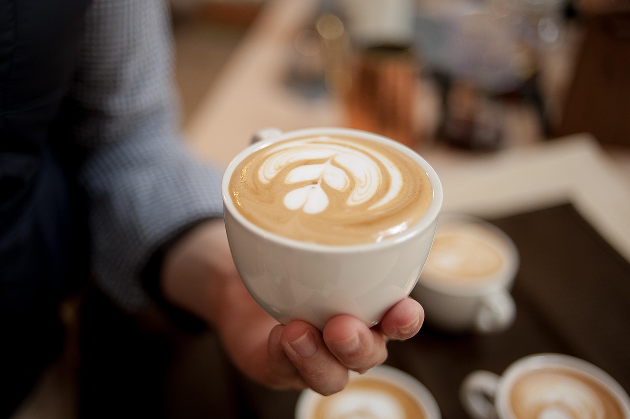 Il latte fa male? Verità, miti e alternative al latte vaccino