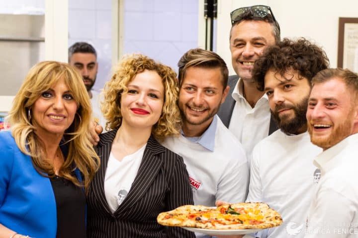 La pizzeria Da Michele, tra pizza e riscatto sociale