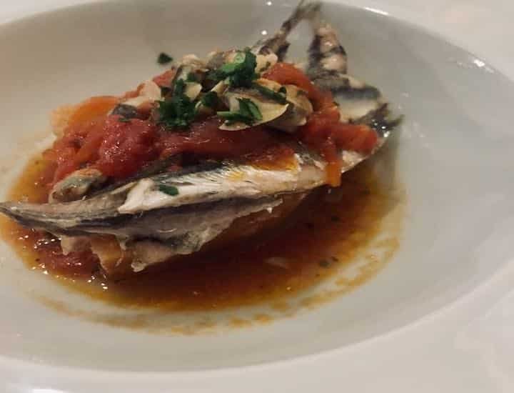 Il pesce e l'olio: cena a tema "scammaro" da Sartù