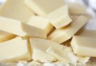Produzione del cioccolato bianco: ingredienti, processo e storia