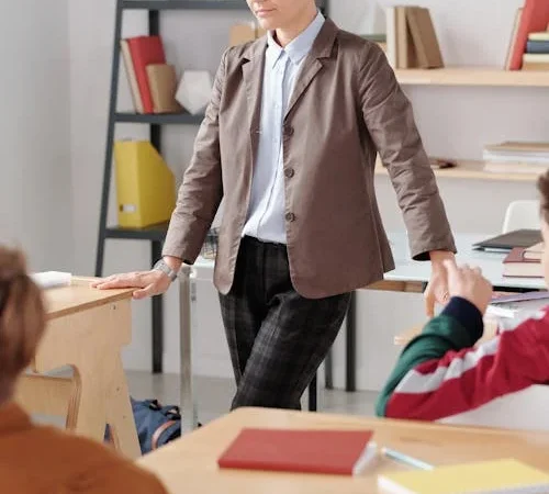 maestra licenziata