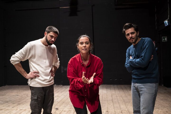 ()pera didascalica di Alessandro Paschitto | Recensione