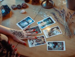 Arti mantiche: storia delle pratiche capaci di predire il futuro