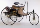 29 gennaio: Karl Benz brevetta la prima automobile a benzina funzionante
