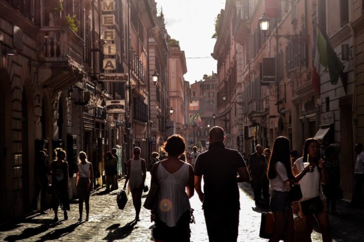 Guida curiosa ai luoghi insoliti di Napoli