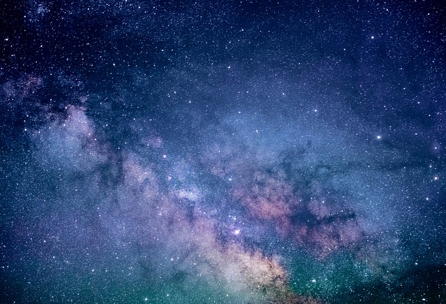 Qual è la differenza tra astronomia e astrologia?