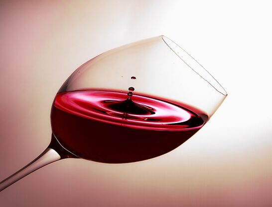 Oinomanzia: leggere il futuro nel vino