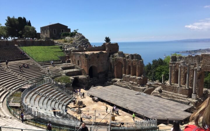 Le commedie di Plauto: un capolavoro del teatro latino