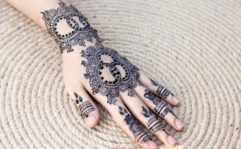 tatuaggi temporanei: alternative al tattoo vero; in questo caso abbiamo un tatuaggio eseguito con henné