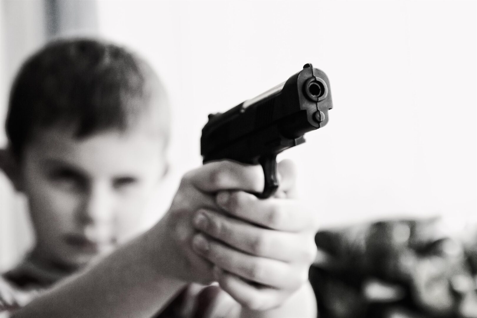 Come le baby-gang reclutano nuovi membri: tecniche e strategie utilizzate