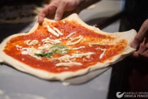 Pizz’Amore e Fantasia, la pizza dall'animo vesuviano