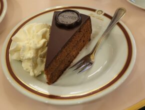 Storia della torta sacher