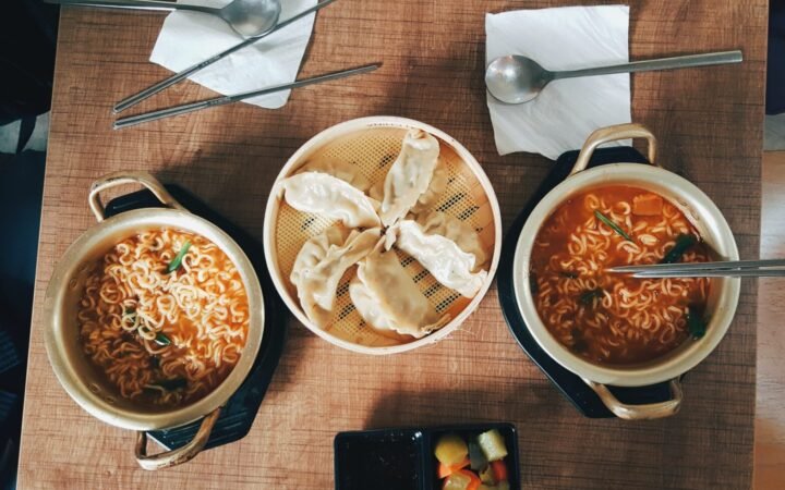 Le buone maniere a tavola in Corea: etichetta e convivialità
