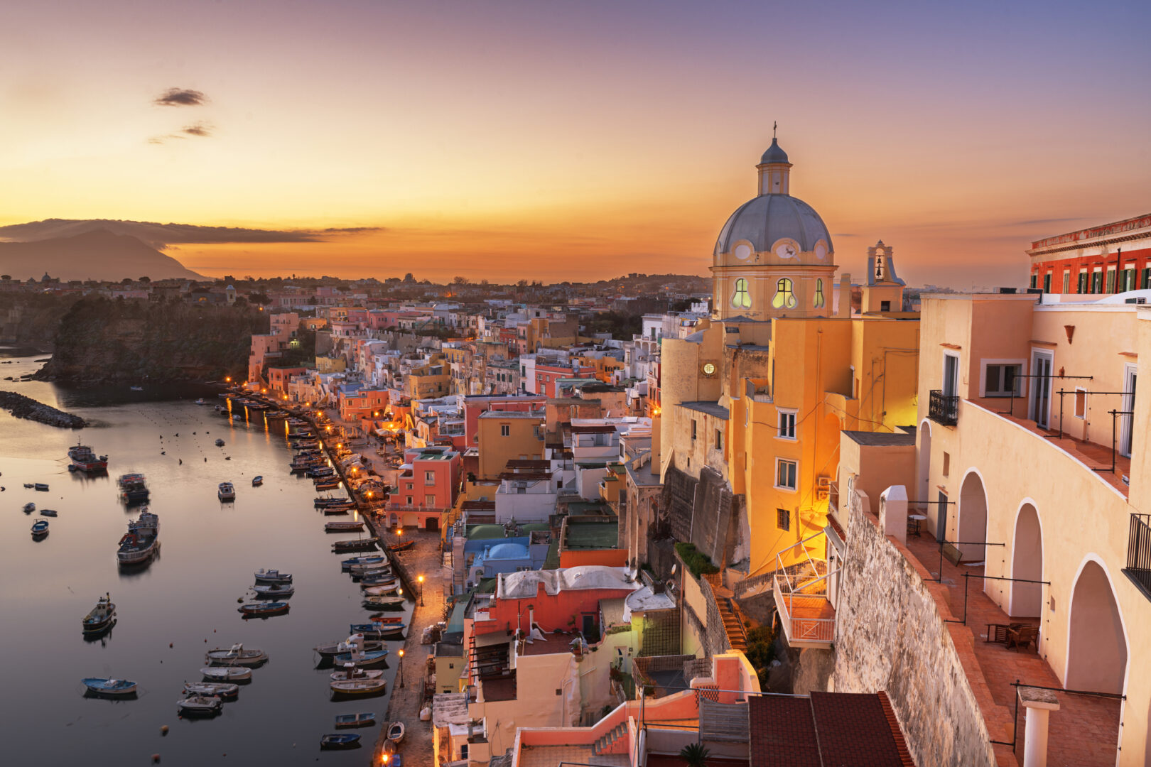 Procida: un viaggio tra i colori dell'Isola di Arturo