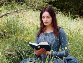 Emily: il nuovo film su Emily Brontë al cinema | Recensione