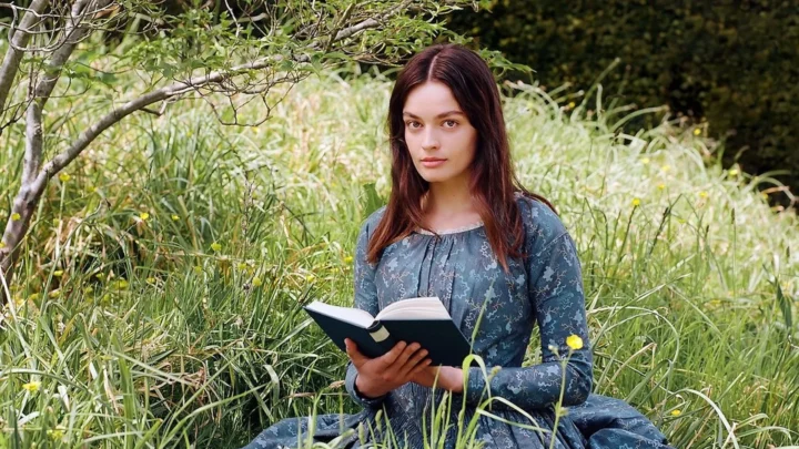Emily: il nuovo film su Emily Brontë al cinema | Recensione