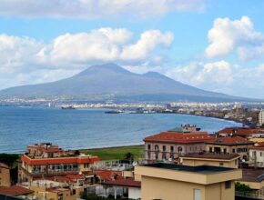 Napoli città del sole: mitologia e astronomia ci spiegano perchè.