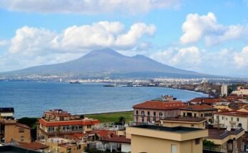 Napoli città del sole: mitologia e astronomia ci spiegano perchè.