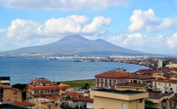 Napoli città del sole: mitologia e astronomia ci spiegano perchè.