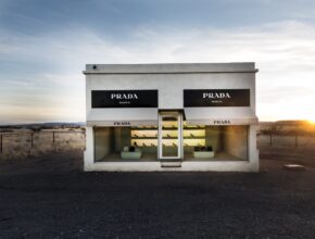 Prada Marfa: l’espressione del consumismo nel deserto texano