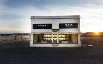 Prada Marfa: l’espressione del consumismo nel deserto texano