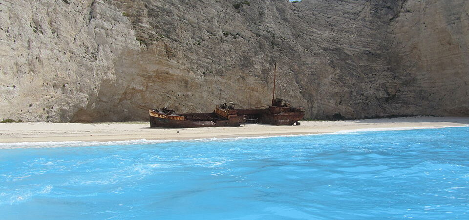 La storia della Spiaggia del Relitto a Zante