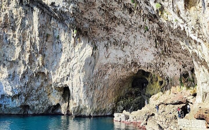 La grotta di Zinzulusa