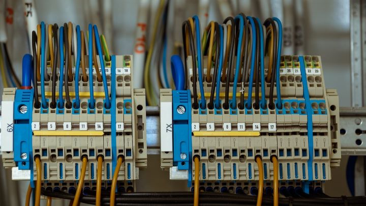 leggi del settore elettrico