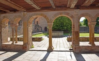 Ordini monastici medievali: storia e contributo