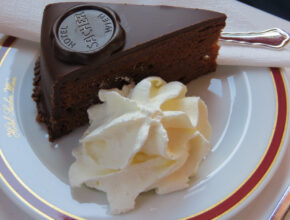 Sachertorte e come prepararla: la guida definitiva