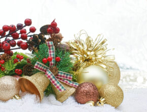 Come addobbare l'albero di Natale 2023: 5 idee
