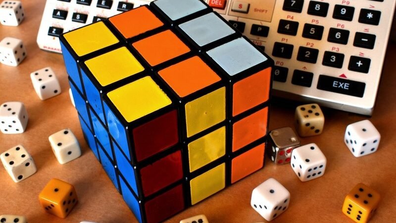 Che cos’è il cubo di Rubik: inventore e storia