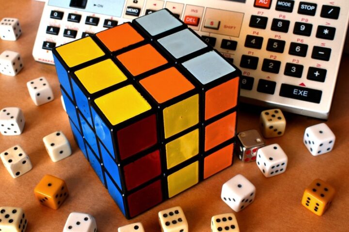 Che cos’è il cubo di Rubik: inventore e storia