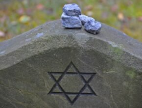 Qual è la differenza tra Olocausto e Shoah?