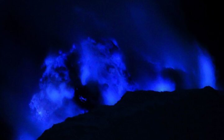 Kawah ljen, il vulcano dalla lava blu