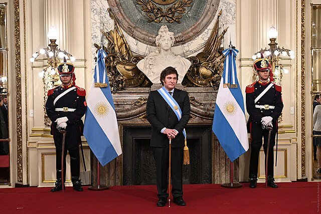 Chi è Javier Milei: lo spietato neopresidente argentino