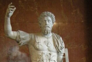 Frasi di Marco Aurelio: 5 aforismi di saggezza e autenticità.