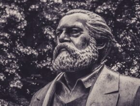 La religione è l’oppio dei popoli, la celebre frase di Marx