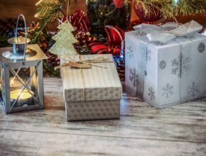 Regali di Natale brutti: i tre peggiori di sempre
