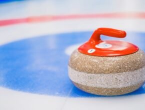 Gioco del Curling, storia e regolamento