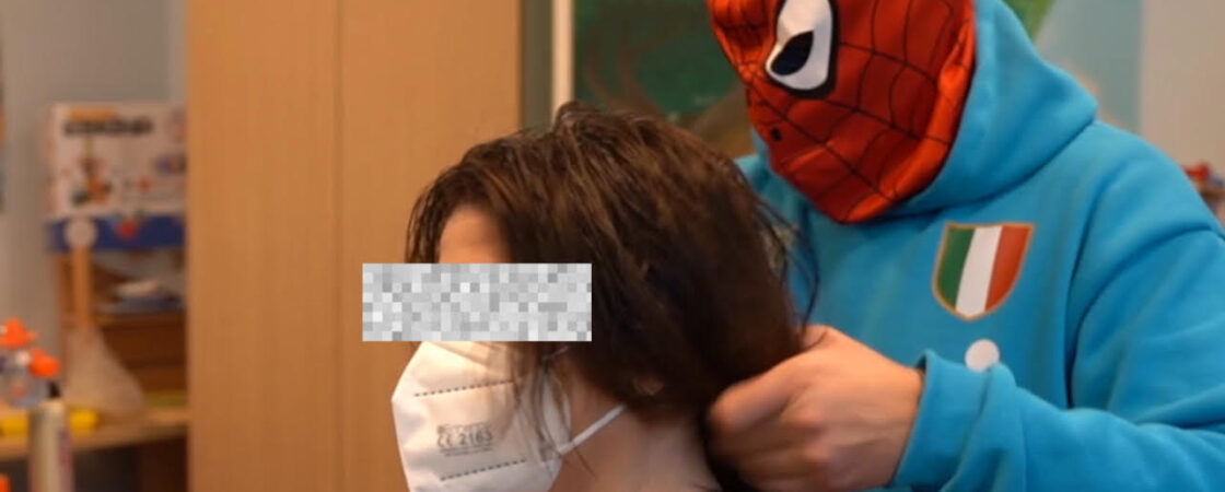 Hairstylist C1R0, chi è l'eroe mascherato