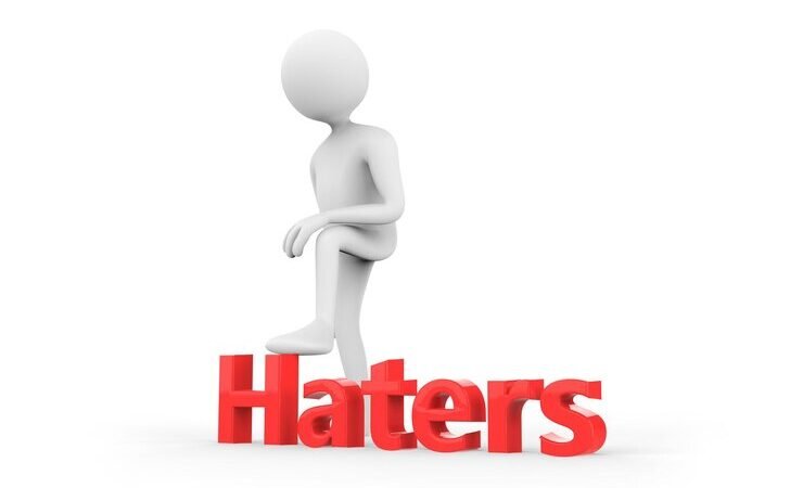 Chi sono gli haters: come agiscono e come difendersi