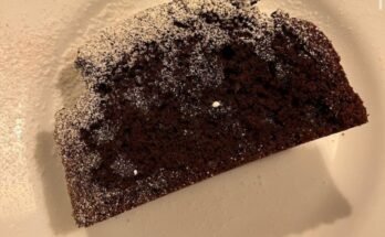 Plum-cake con gocce di cioccolato: ricetta facile e veloce